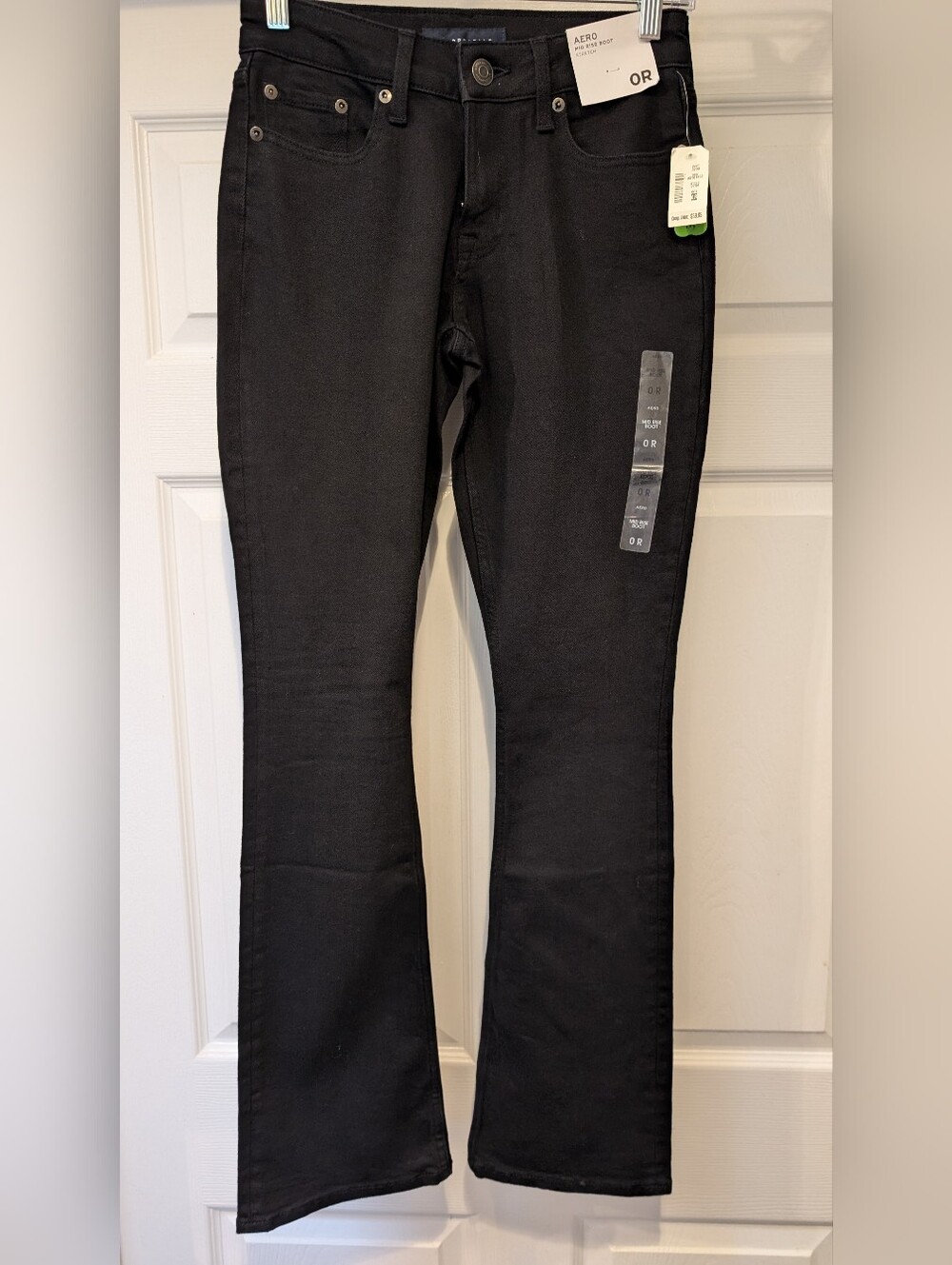 NEW Aero Women's Black  Mid Rise Stretch Boot Cut Cotton Blend Jeans Size 0R NWT